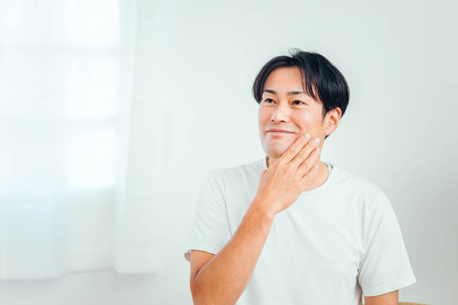 男性の顔のたるみを改善する表情筋のトレーニング
