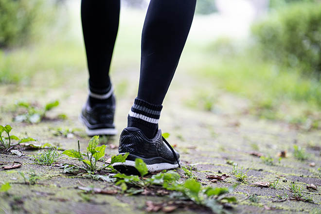 足を細くするなら適度な運動と食事管理を心がけよう